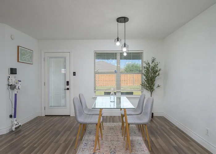 Stylish Pet Friendly 3br With Fenced Backyard * Killeen
